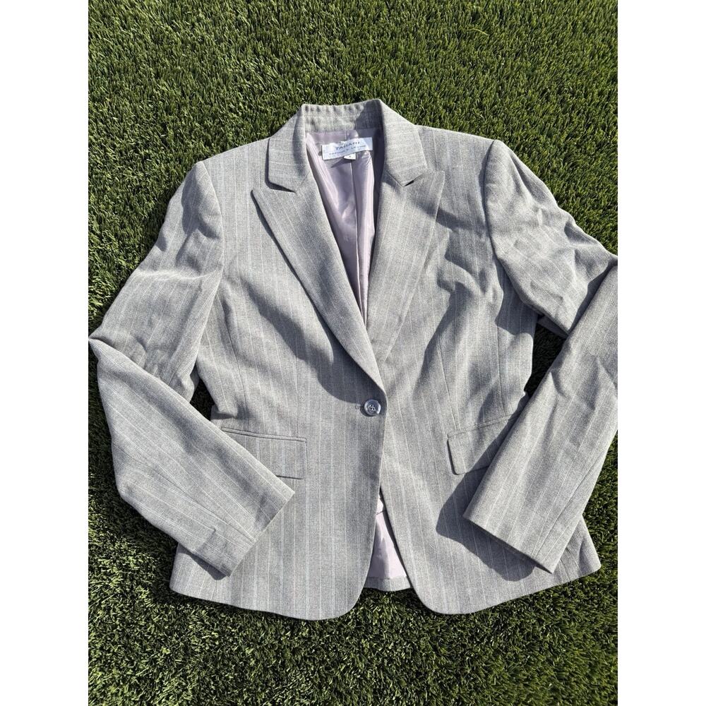 Tahari Arthur S. Levine Women's Gray‎ Pinstripe Single Button Blazer Sz 4